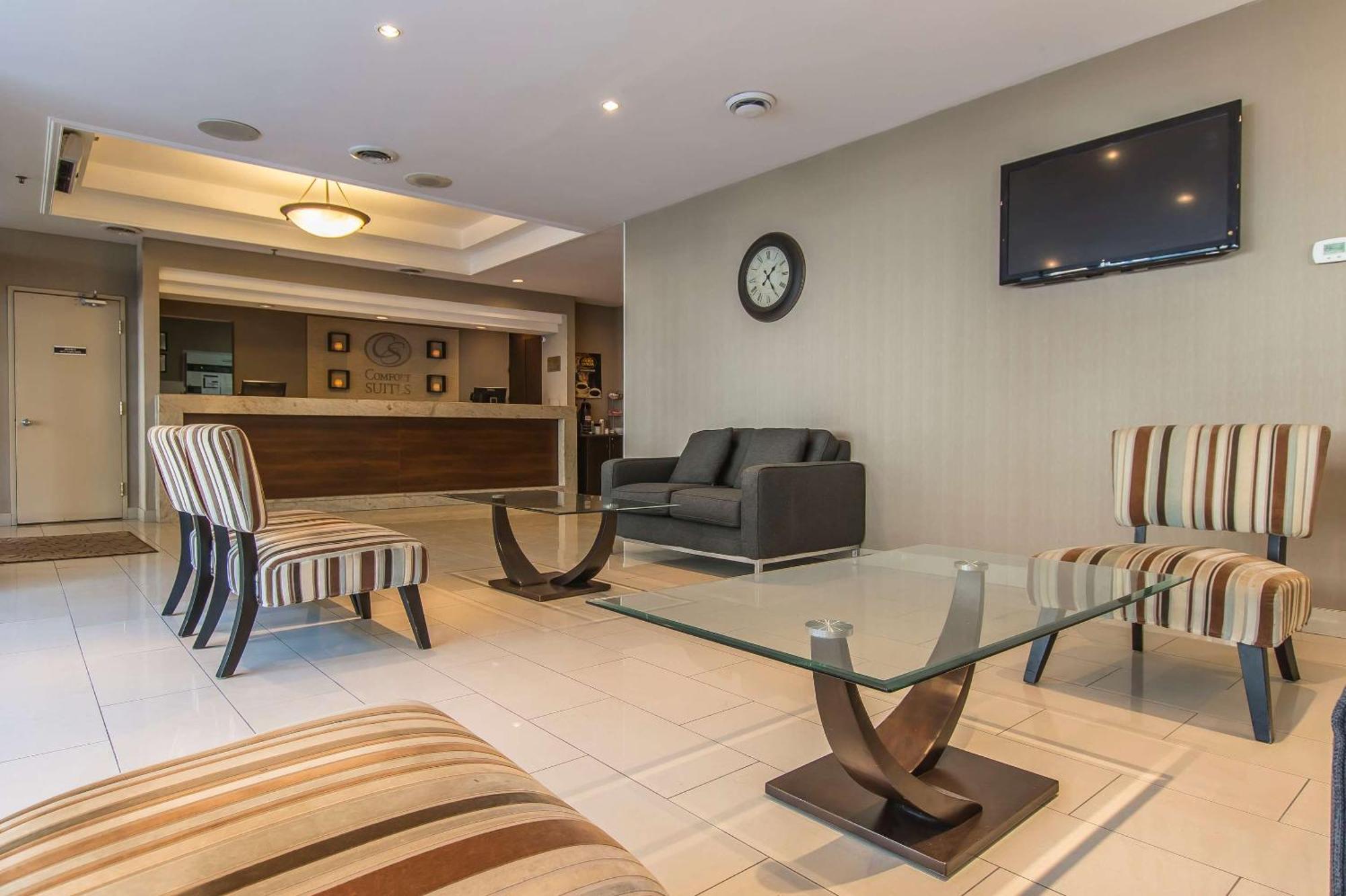 Comfort Suites Downtown Монреаль Экстерьер фото
